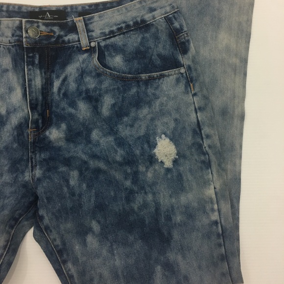 Agile Straight Leg distressed Jeans - Picture 2 of 5